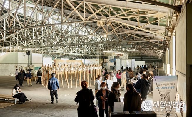 북항제1부두 전시장 전경