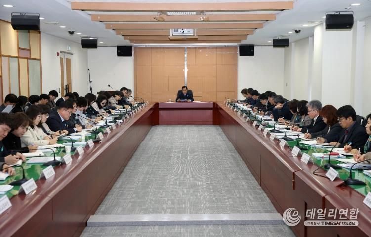 완주군, 지방재정 3,098억 상반기 신속집행 -간부회의사진