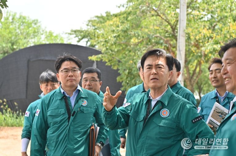 수해 현장을 살피는 김태흠 충남도지사