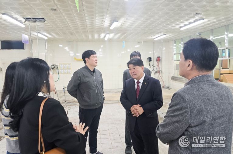 이성룡 울산광역시의회 의장, 중구 유곡중학교 현장 방문