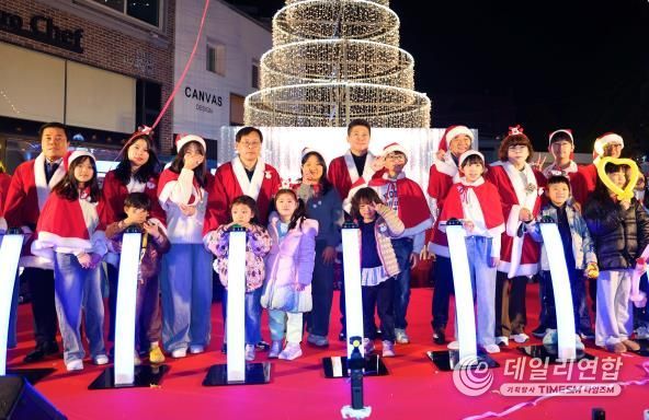 인천광역시 중구의회, 2025 크리스마스트리 축제 점등행사 참석