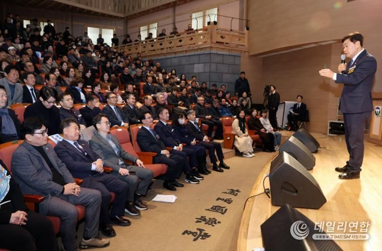 김관영 전북특별자치도지사, 고창군 방문 “한계를 넘어 세계를 향해”