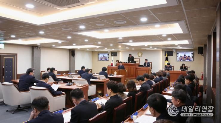 제381회 임시회 1차 본회의 사진.