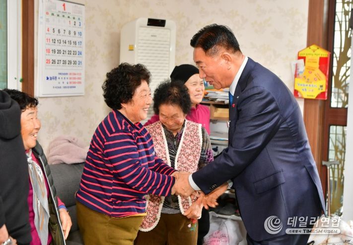 김한종 군수 “민원 행복 지수 높여갈 것”