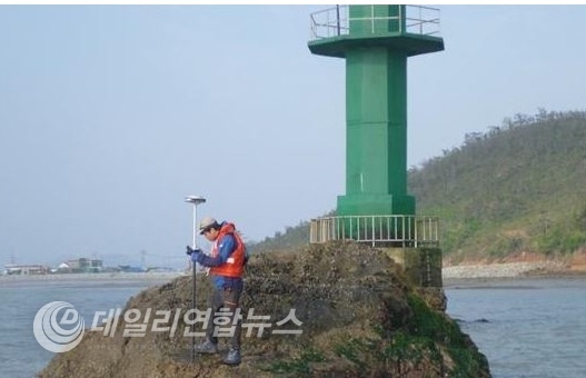 사진 : 동해시청 제공 (수로측량모습)