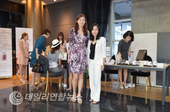 SNP컴퍼니(대표 강선이)와 미제림성형외과(원장 이인화) 가 주최로한류문화관광산업 자선기부_스타포커스 한류웨딩기획 기부행사 개최