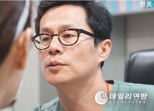 세미성형외과 박상현 원장