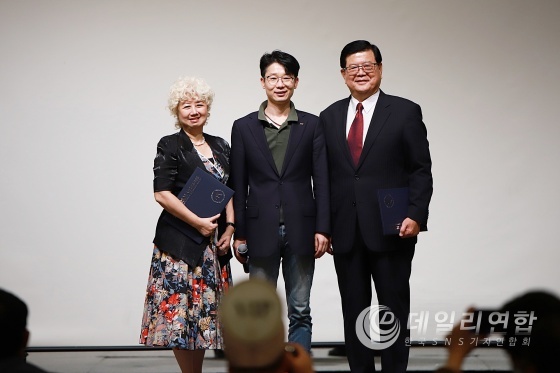 사진= 대반 세퍼이위비서장,SNS기자연합회김용두회장,대만전국인민당 진한광주석